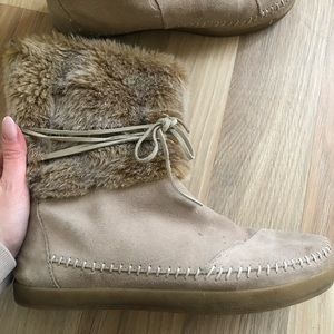 Toms furry winter boots